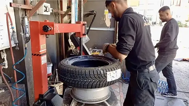 Zorunlu Kış Lastiği Uygulaması 15 Kasım'a Çekildi