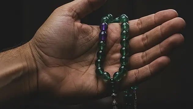 Zultanit Taşı Tesbihlerde Neden Bu Kadar Popüler Hale Geldi?