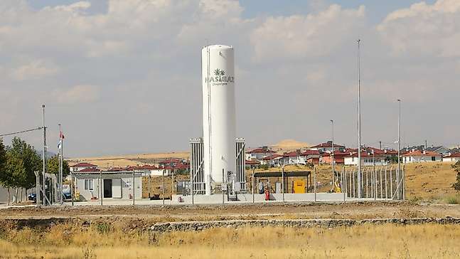Arguvan'da Doğalgaz Çalışmalarına Katkı Sunan Güngör Ateş'e Teşekkür Plaketi