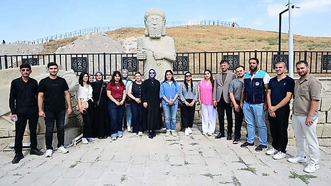Battalgazi Belediyesinden Üniversitelilere Tarih Ve Kültür Gezisi