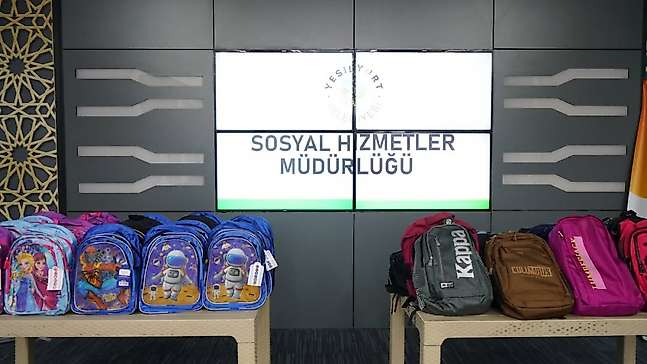 Yeşilyurt Belediyesi'nden İhtiyaç Sahibi Öğrencilere Kırtasiye Desteği