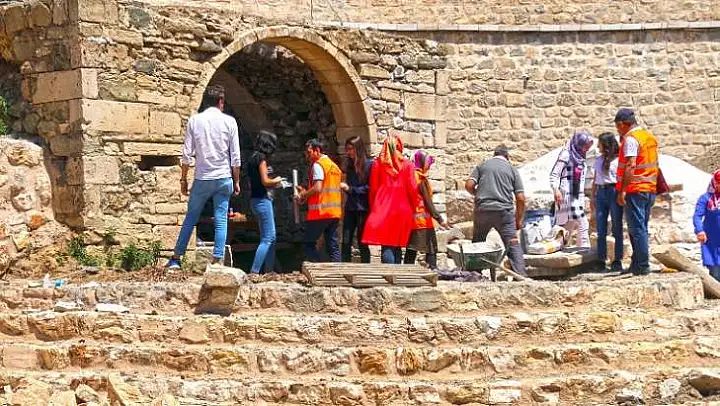 Gençler Harput'ta Tarihe Tanıklık Ediyor