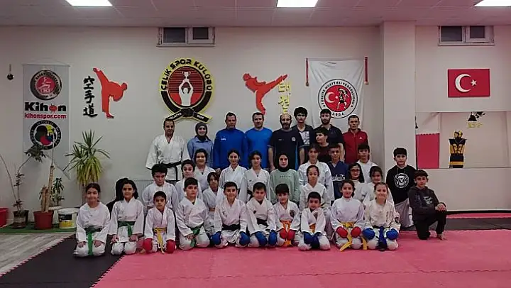 Karate Milli Takım Antrenörü İdris  Gürbüz Malatya'da Karate Semineri  Verdi.