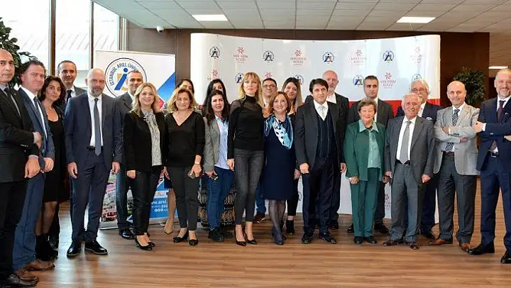 Mektebim ve Arel 'Sana Değer Öğretmenim' dedi..