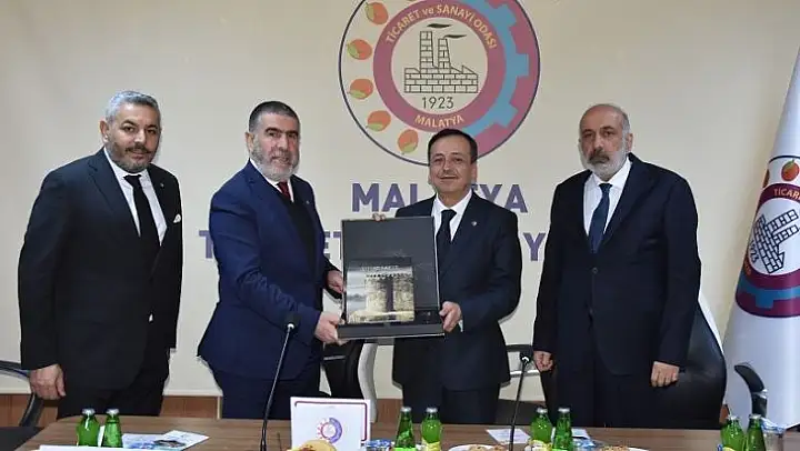 Sadıkoğlu'ndan Diyarbakırlı iş insanlarına yatırım daveti
