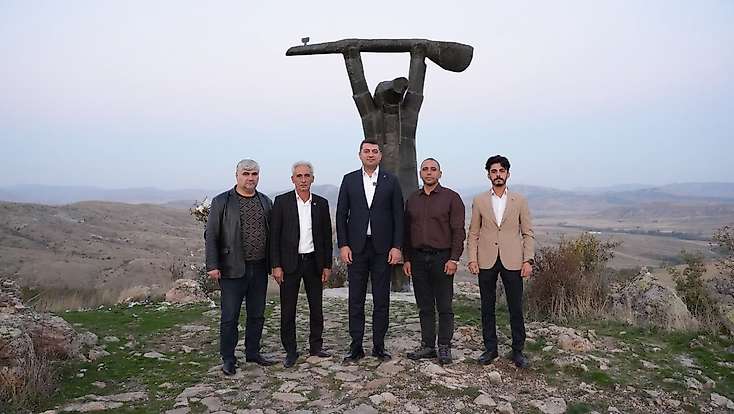 Hakan Satılmış’tan Dikkat Çeken Çıkış: “Pir Sultan Abdal’ın Yaşadığı İhanetin Benzeri Kılıçdaroğlu’na Yapılıyor”