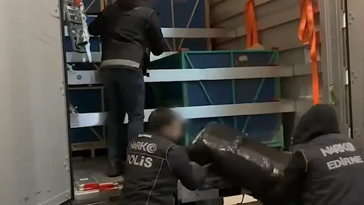 Kapıkule’de Dev Uyuşturucu Operasyonu: Tırda 240 Kilo Skunk Ele Geçirildi