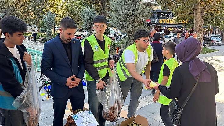 Kernek Meydanı’nda Ülkücü Şehitler Tahir Özyazgan ve Ahmet Pektaş Anıldı