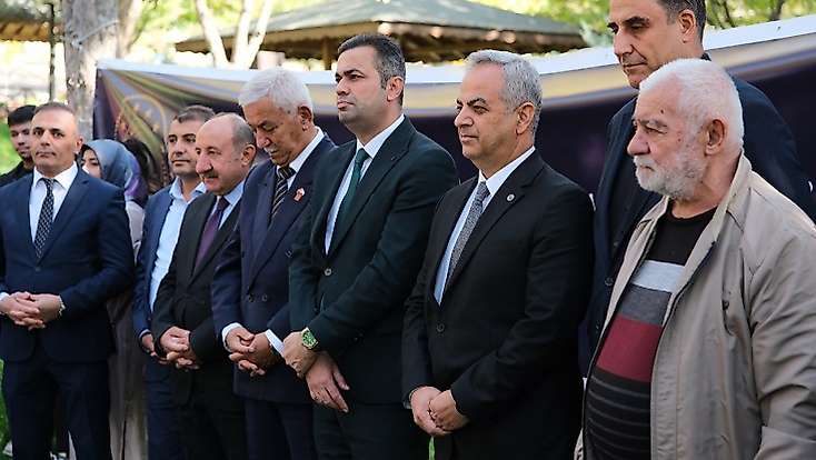 Malatya’da Dijital Detoks Buluşması: Telefonlar Bir Kenara, Sohbet Ön Plana