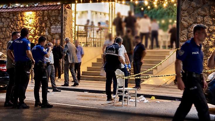 Malatya’da Düğün Salonu Önünde Bıçaklı Kavga: 3 Yaralı