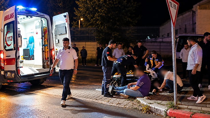 Malatya’da Transit Minibüs Ağaca Çarptı: 2 Yaralı