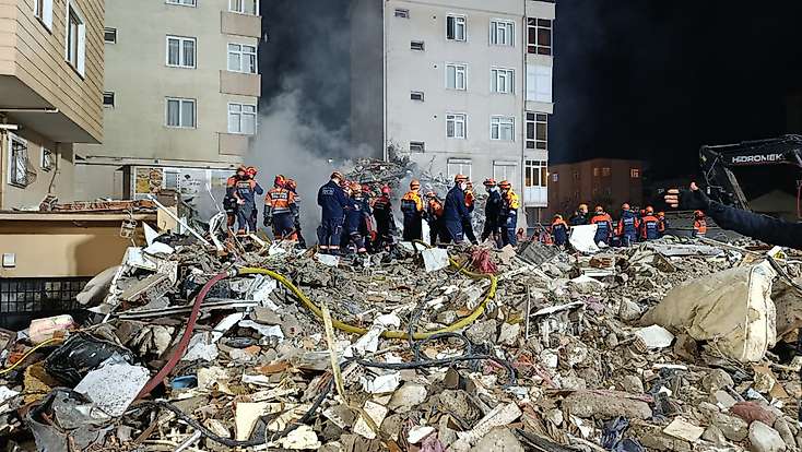 Maltepe’de Enkaz Çalışmalarında Son Durum: 2 Ölü, 3 Kişi Aranıyor