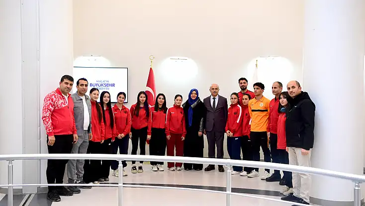 Sami Er şampiyon sporcuları ağırladı: “Malatya’yı spor şehri yapıyoruz”