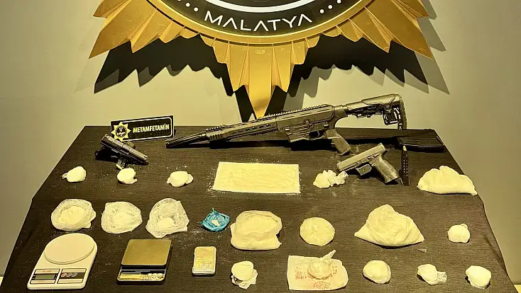 Torbacılara Operasyon: 2,2 Kilo Metamfetamin Ele Geçirildi