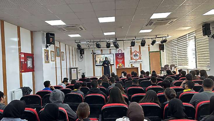 Yeşilyurt’ta 'Güvenli Aile, Güvenli Nesil' Eğitimleri Liselerde Devam Ediyor