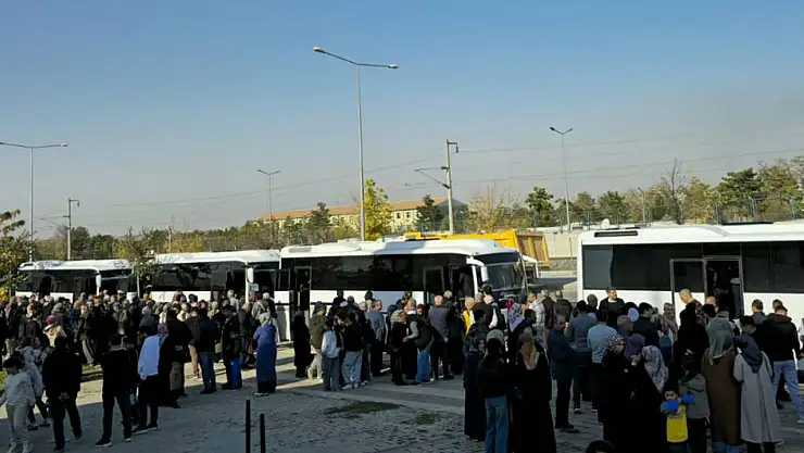 170 Kişilik Malatya Umre Kafilesi Dualar ve Gözyaşlarıyla Yolcu Edildi