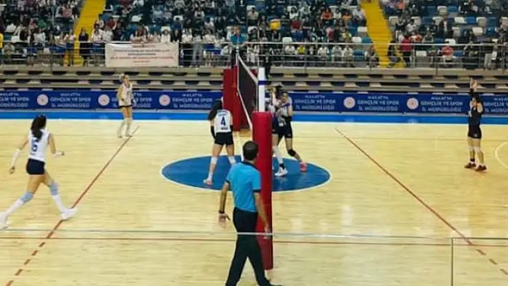 2 Lig Voleybol Ligi'nde Vali Galip Demirel 3 Hakkarispor 0