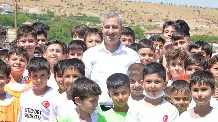 2.Yaz Spor Okulunu ziyaret  etti