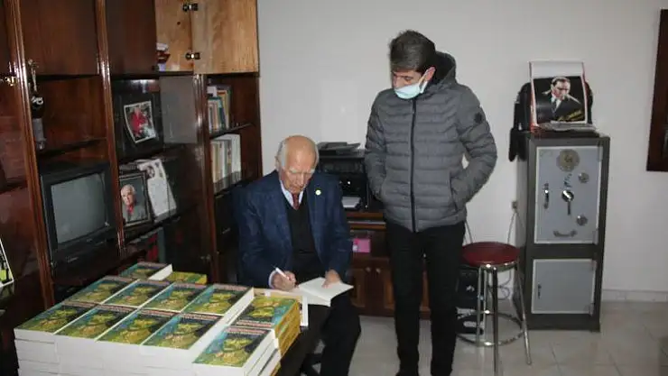 90 yaşında 6'ıncı kitabını çıkardı
