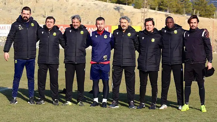 Adem Büyük'ün ekibi belli oldu