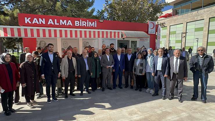 Ak Parti Malatya'dan Kızılay Haftasına Anlamlı Destek