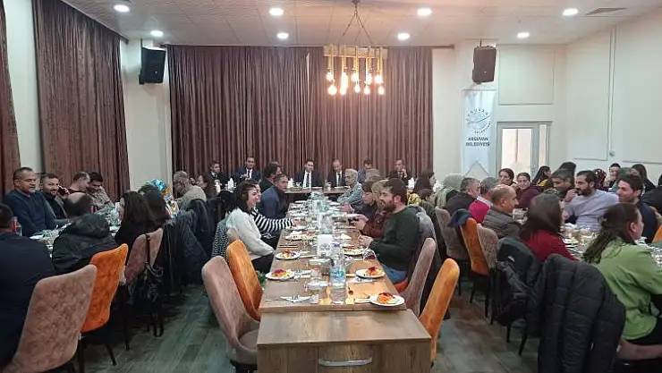 Arguvan'da Öğretmenler günü kutlandı