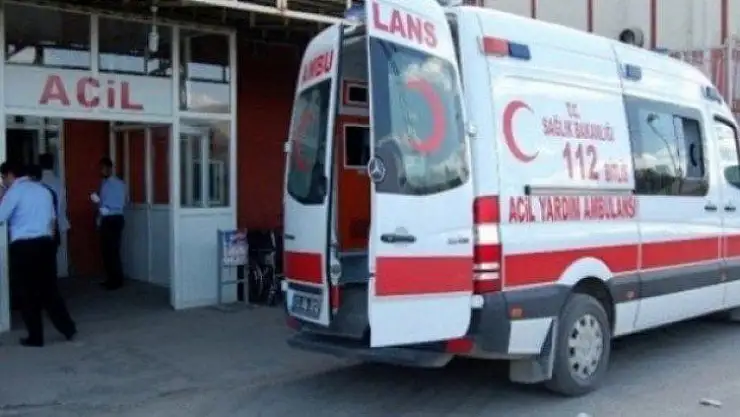 Askeri Araç devrildi 11 Yaralı