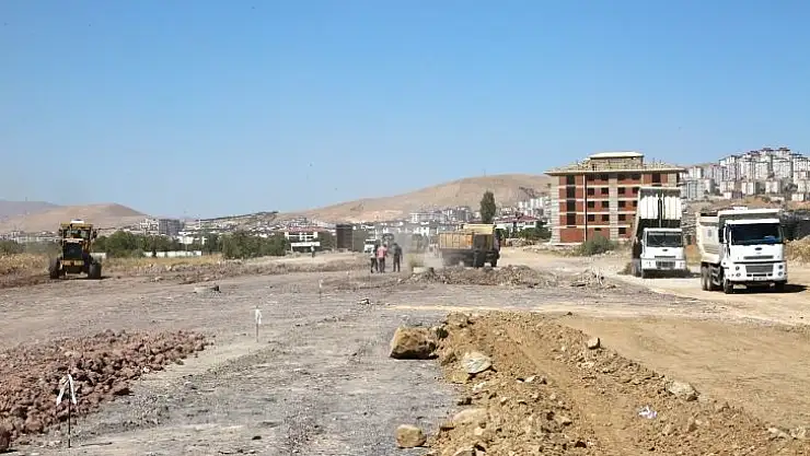 Ataşehir-Hicret Ve Aksaray Mahallesi Bağlantı Yolu Çalışmaları Devam Ediyor