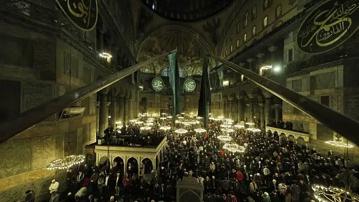Ayasofya Camii'nde 88 yıl sonra ilk teravihi, Diyanet İşleri Başkanı Erbaş kıldırdı