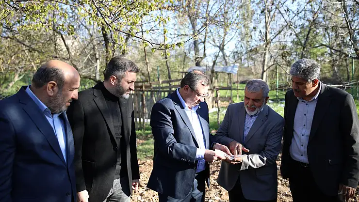 Bakan: 'Devletimiz, Zirai Don Olayından Etkilenen Çiftçilerimizin Yanında'