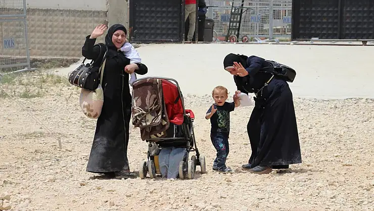 Bakan Yerlikaya: 175 bin 512 Suriyeli ülkesine döndü