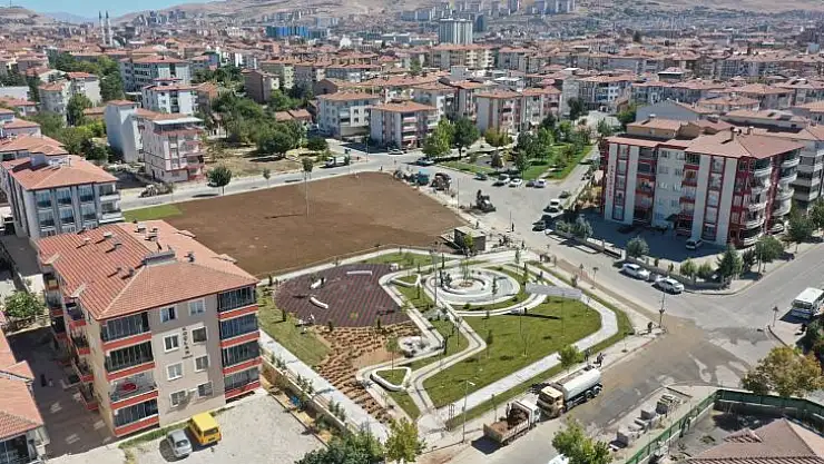 Başkan Çınar, İlyas Mahallesinde Yapımı Süren Yeni Park Alanını İnceledi