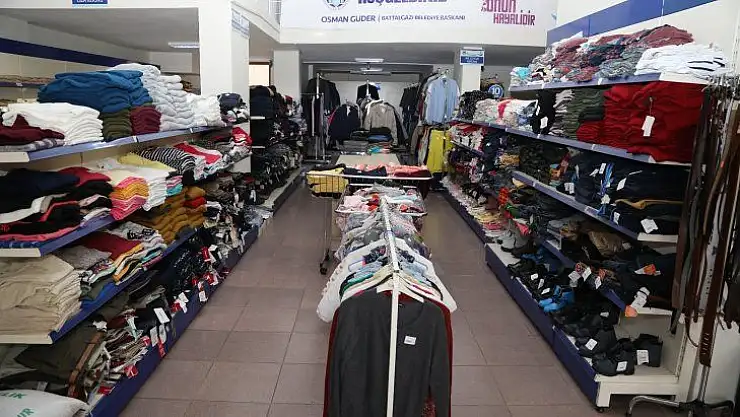 Başkan Güder, Hayır Çarşısı Veren El İle Alan El Arasında Köprü Oluyor