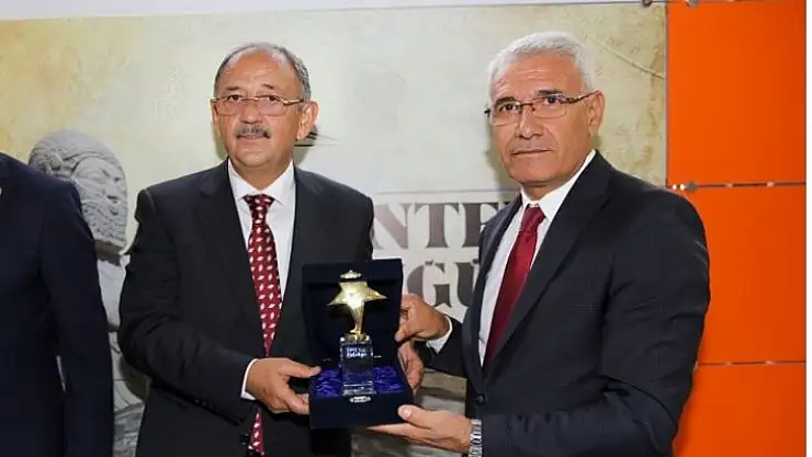 Başkan Güder'in Gençlik Yatırımlarına Ödül