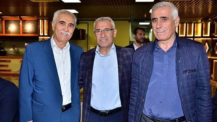 Başkan Güder, Malatya'nın Kanaat Önderlerini İftarda Ağırladı