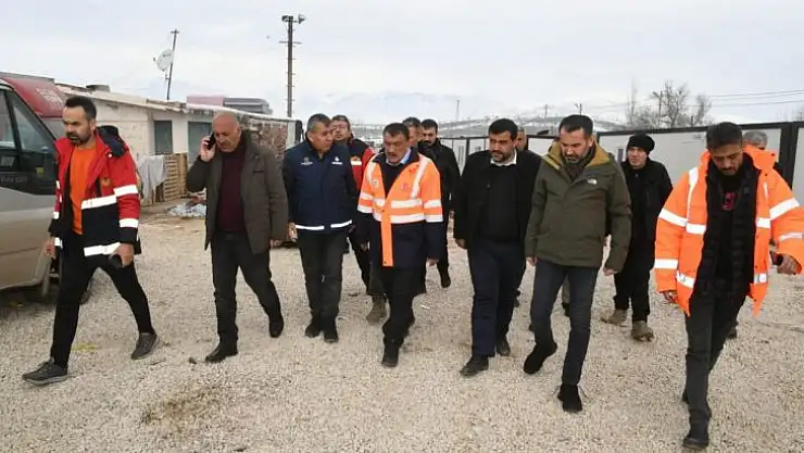 Başkan Gürkan Doğanşehir'de Depremzedeleri Ziyaret Etti