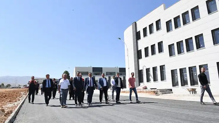 Başkan Gürkan Dünya Kayısı Ticaret Merkezinde İncelemelerde Bulundu