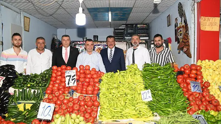 Başkan Gürkan Kasap Pazarı Esnaflarını ziyaret etti