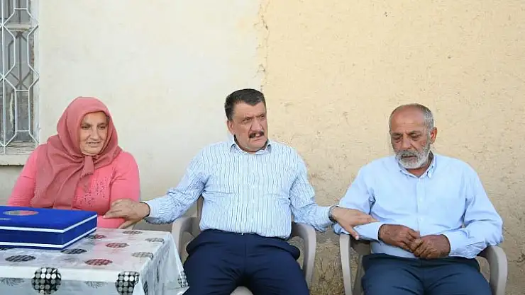 Başkan Gürkan Şehit Babasını ziyaret etti