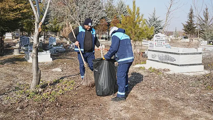 Battalgazi Belediyesi'nden Mezarlıklarda Temizlik Seferberliği