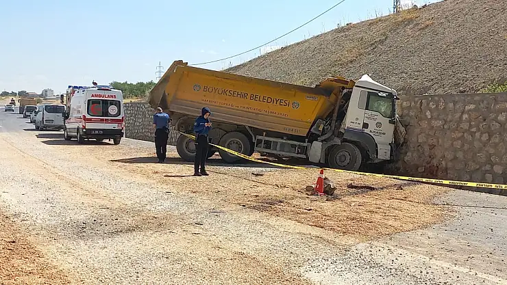 Battalgazi'de Hafriyat Kamyonu Kaza Yaptı: Sürücü Erkan Karadağ Olay Yerinde Can Verdi