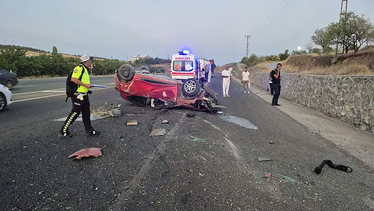 Battalgazi'de Trafik Kazası: Direksiyon Hakimiyeti Kaybedilen Araç Su Kanalına Düştü