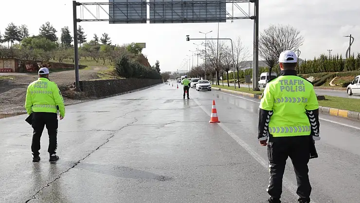 Bayram tatilinde acı bilanço: 8 günde 72 kişi kazalarda hayatını kaybetti