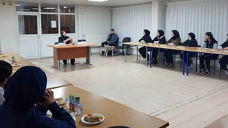 BİGEP Kapsamında Geleceğin Yazarları Projesinde Yazar Gül Kaçar Okurlarıyla Buluştu