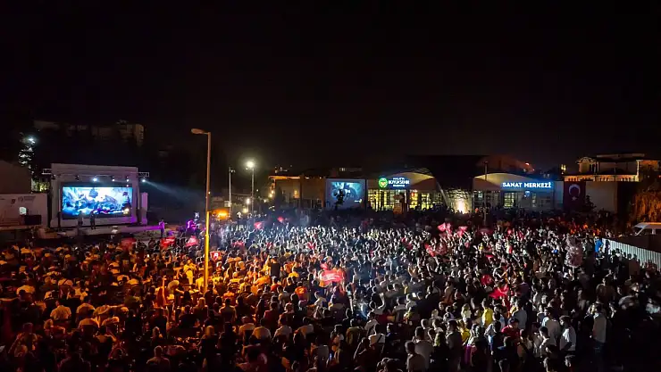Binlerce Malatyalı Sanat Sokağında Tek Yürek Oldu