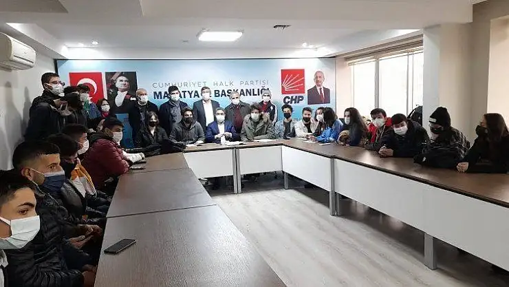 Bir neslin hayatını kararttığının farkında olan iktidar, Z Kuşağı korkusu yaşıyo