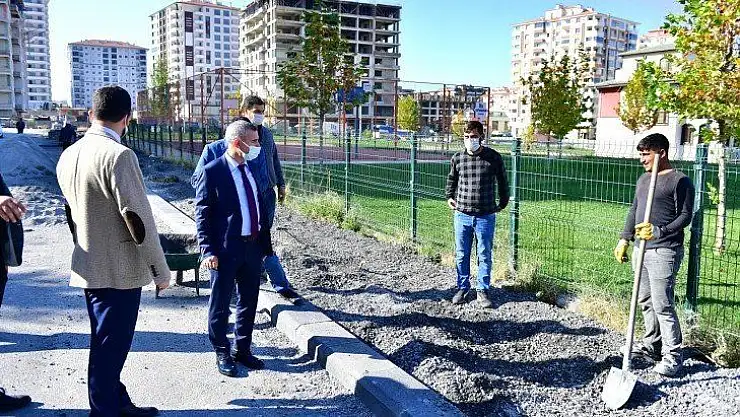 Bostanbaşı Mahallesinde yatırımları yerinde inceledi