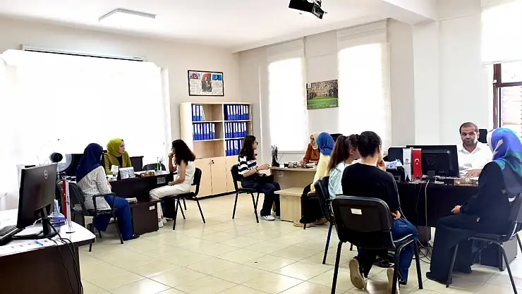 Büyükşehir Belediyesi'nden LGS'ye Giren Öğrencilere Rehberlik Hizmeti