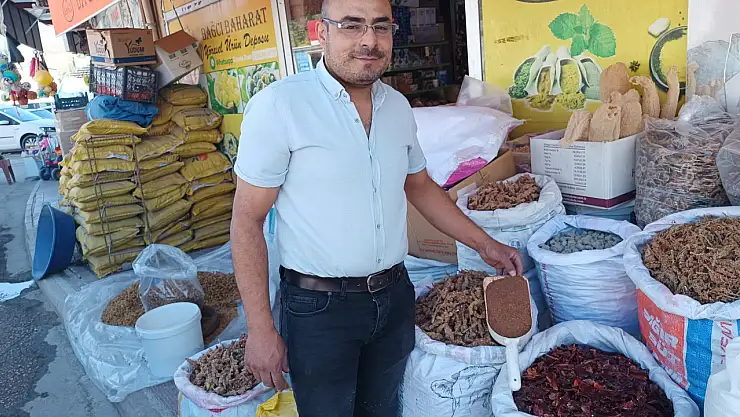Darende'de Sumak Hasadı Başladı: Sofraların Vazgeçilmezi Tezgâhlarda