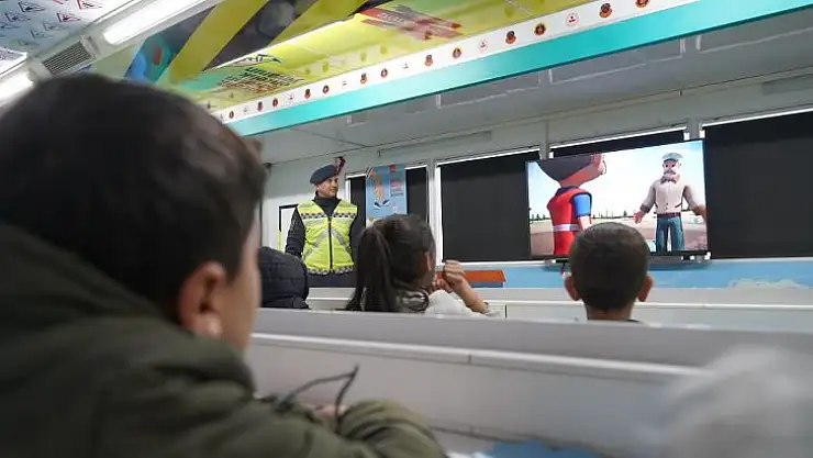 Depremzede Çocuklara Yönelik Nazari ve Uygulamalı Trafik Eğitimi